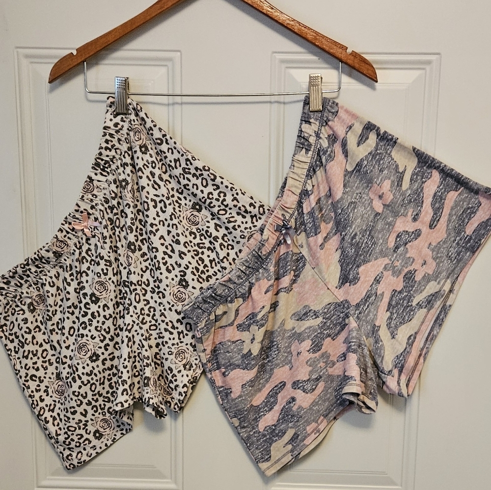 Stylish Women's Patterned Shorts Set